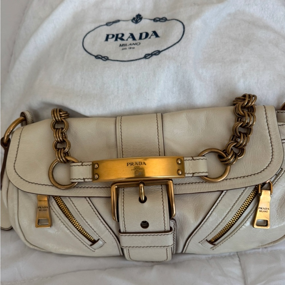 Prada White Leather Shoulder Bag with Gold Accents - Picture 4 of 4